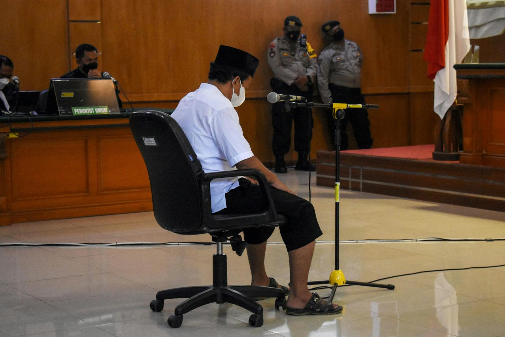 Der verurteilte Schuldirektor Herry Wirawan wurde in zweiter Instanz zum Tod verurteilt.
