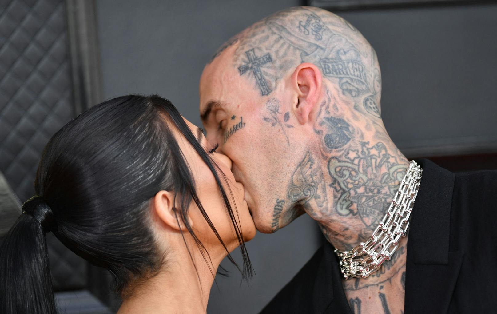 Kourtney Kardashian soll ihren Verlobten Travis Barker in Las Vergas geheiratet haben. 