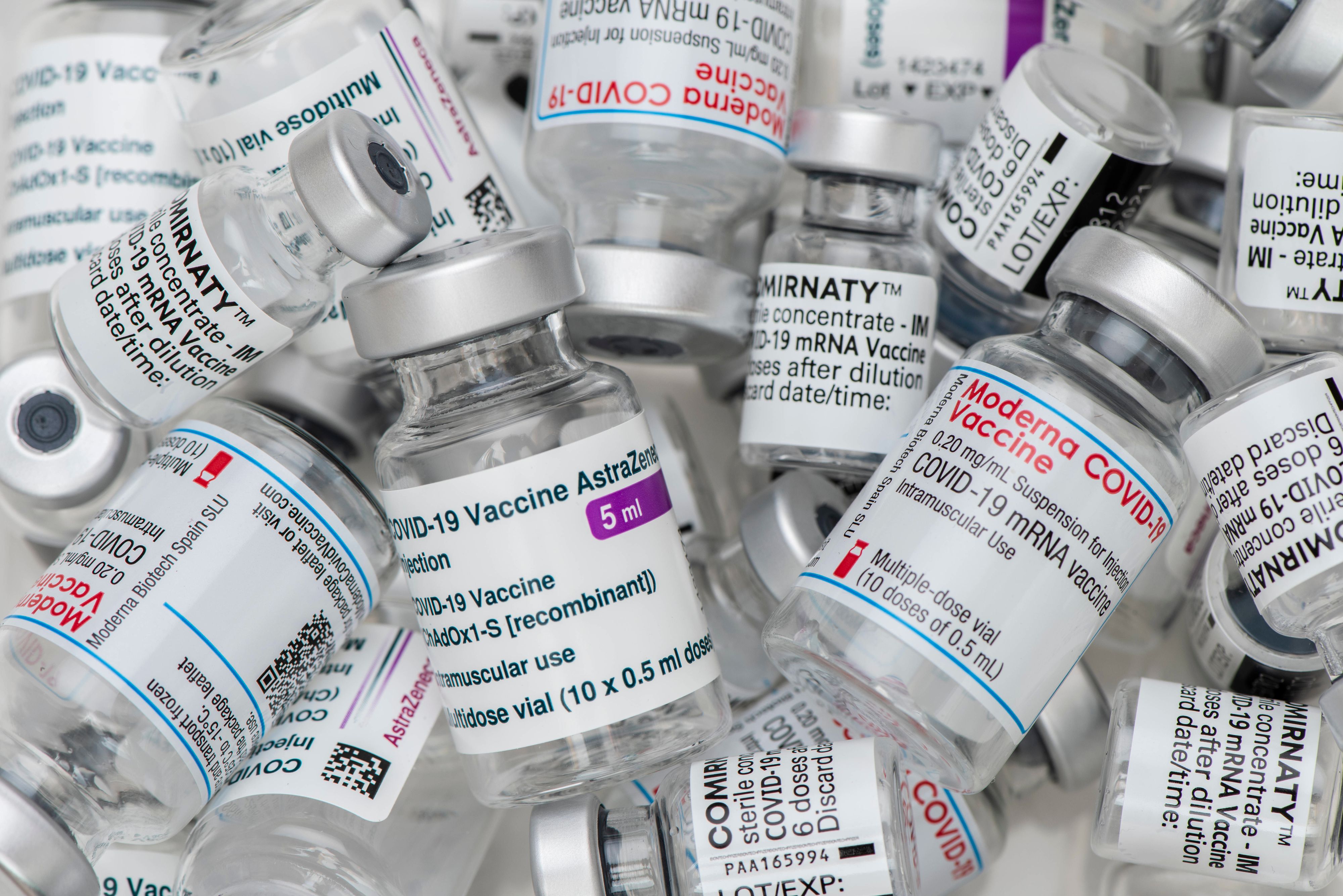 mRNA-Impfstoffe von Biontech/Pfizer-Impfung müssen nach sechs Monaten verimpft sein, die von Moderna nach sieben Monaten.