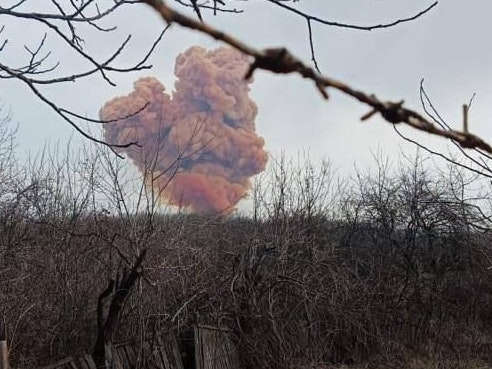 Bei Rubischne im Donbass soll durch russischen Beschuss ein Tank voller ätzender Salpetersäure getroffen worden sein.
