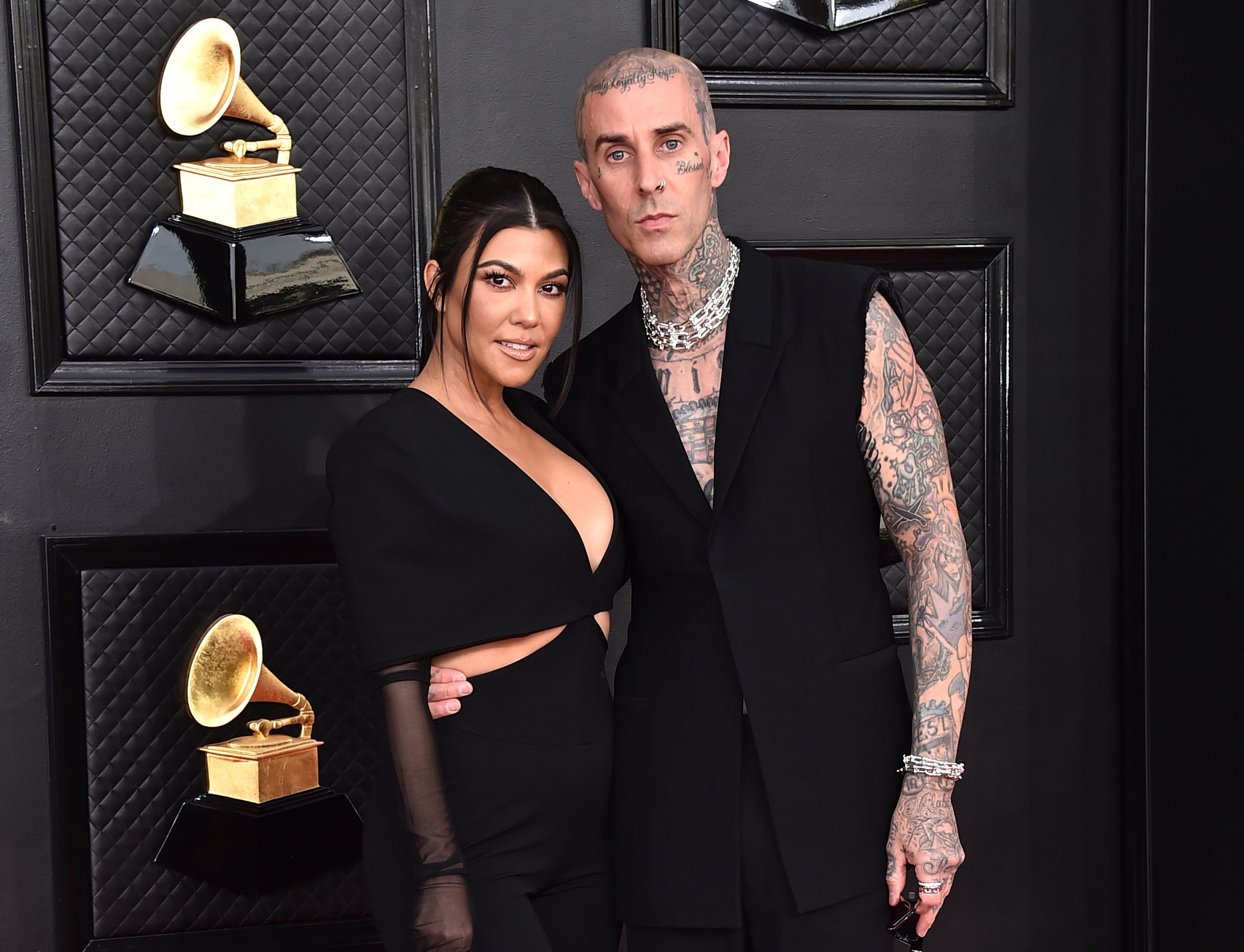 Kourtney Kardashian soll ihren Verlobten Travis Barker in Las Vergas geheiratet haben. 