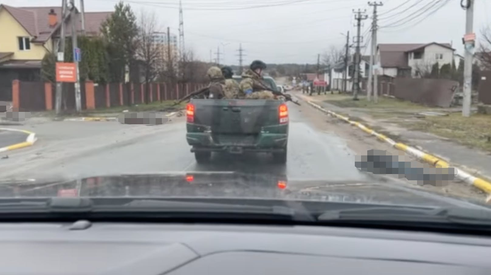 Nach der Rückeroberung offenbarten sich Gräueltaten im ukrainischen Butscha: Die Aufnahmen von einer mit Leichen übersäten Straße gingen um die Welt.