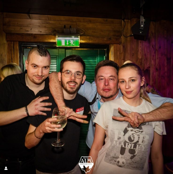 Elon Musk feierte in der Wiener Bettelalm.