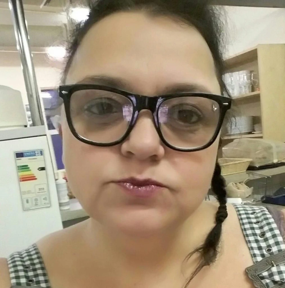 Martina T. bleibt nichts übrig.