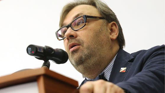 Der russische Journalist Timofei Sergeitsev bei einem Kongress 2017.