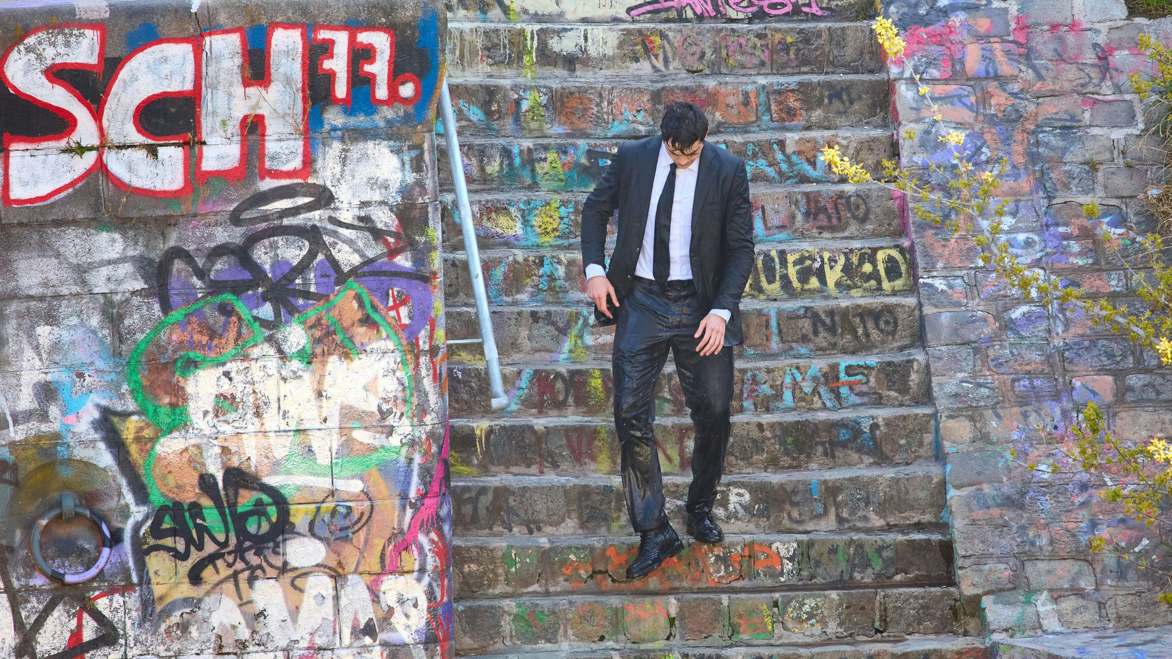  Für die neue Netflix-Serie "Graymail" musste Noah Centineo einen Sprung ins kalte Wasser machen.