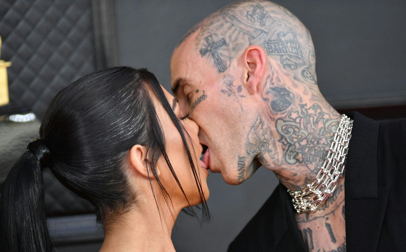 Kourtney Kardashian soll ihren Verlobten Travis Barker in Las Vergas geheiratet haben. 