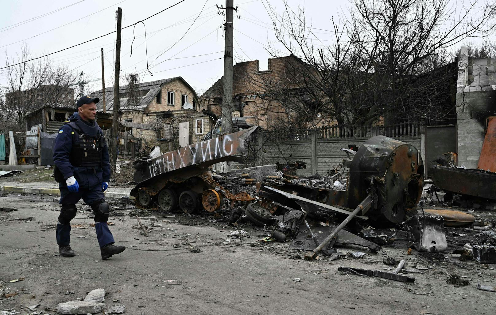 Tag 42 im Ukraine-Krieg! Nach dem Bekanntwerden der Gräueltaten in Butscha wächst der Druck auf Russland und Putin.