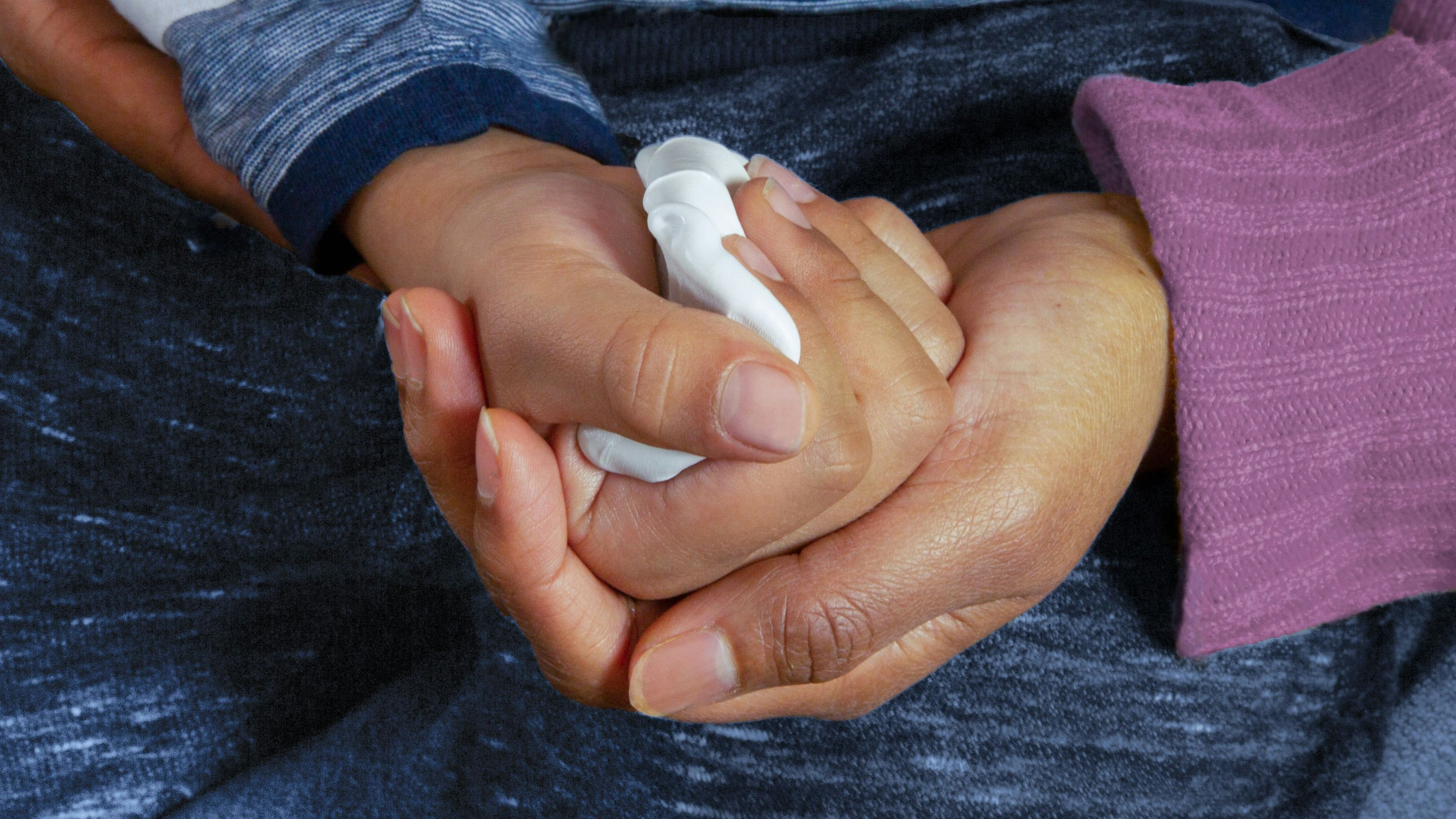 Eine Hand die man immer drücken kann. 