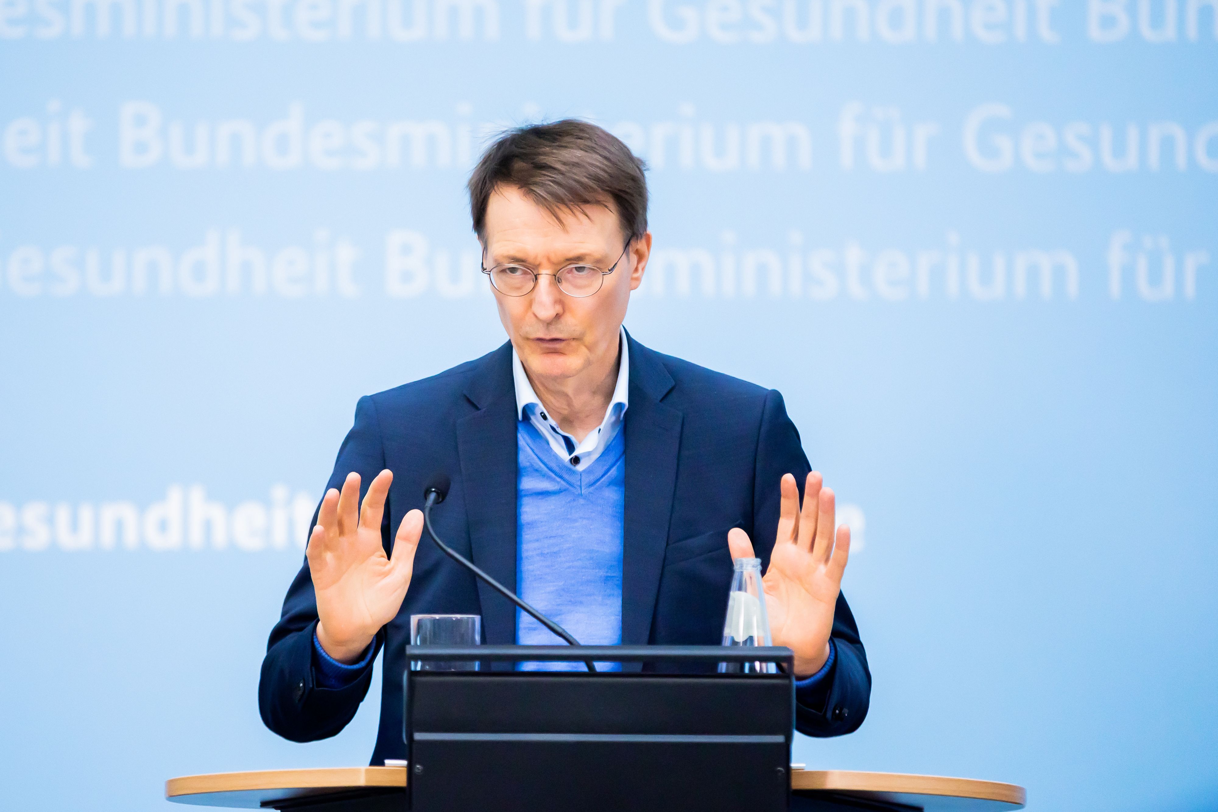 Karl Lauterbach muss zurückrudern. Er habe einen Fehler gemacht.