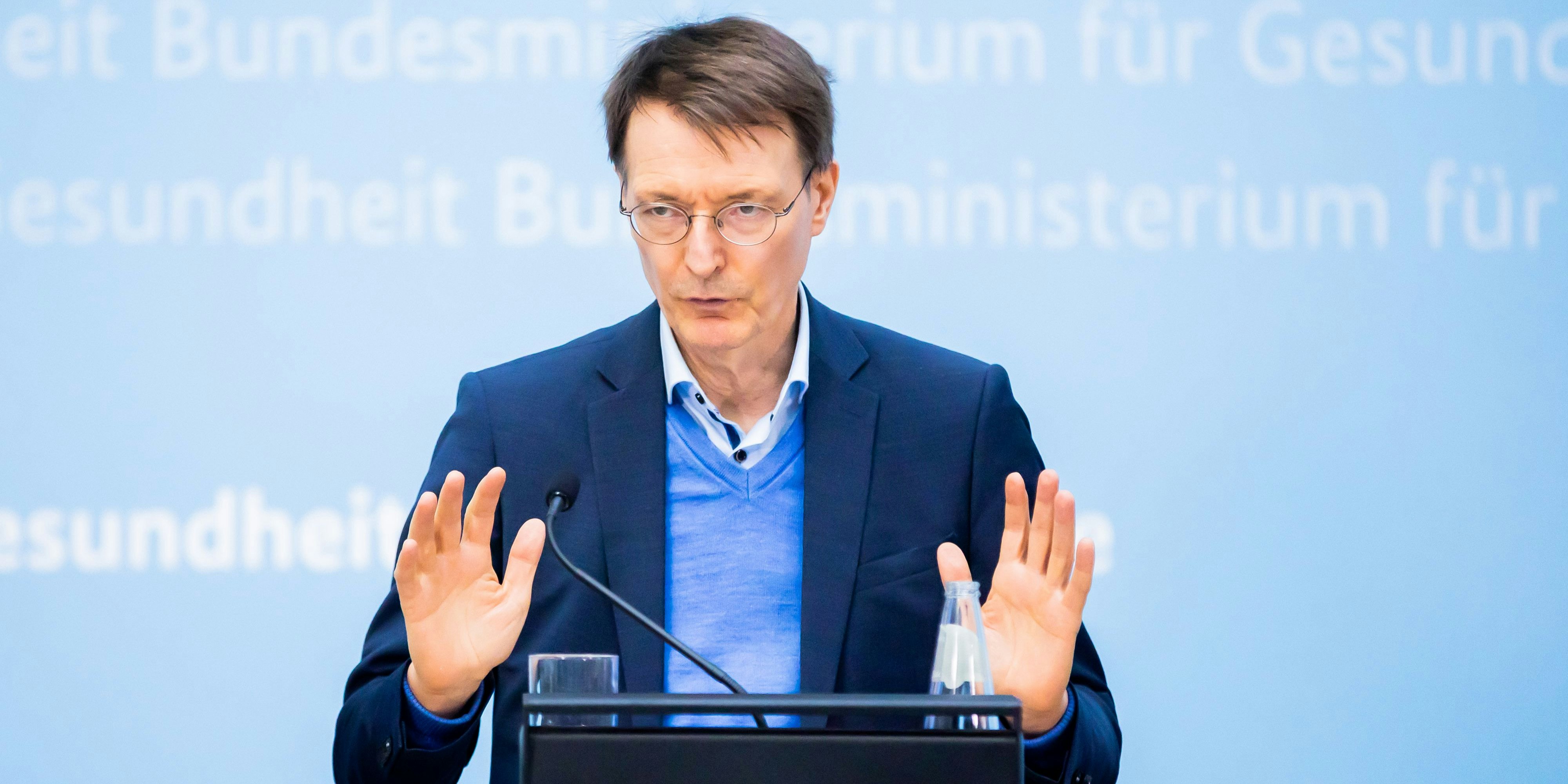 Karl Lauterbach muss zurückrudern. Er habe einen Fehler gemacht.