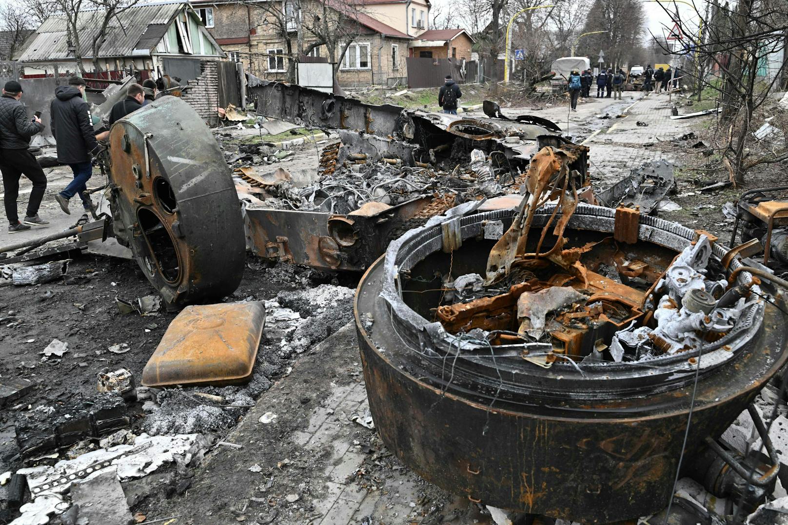 Tag 42 im Ukraine-Krieg! Nach dem Bekanntwerden der Gräueltaten in Butscha wächst der Druck auf Russland und Putin.