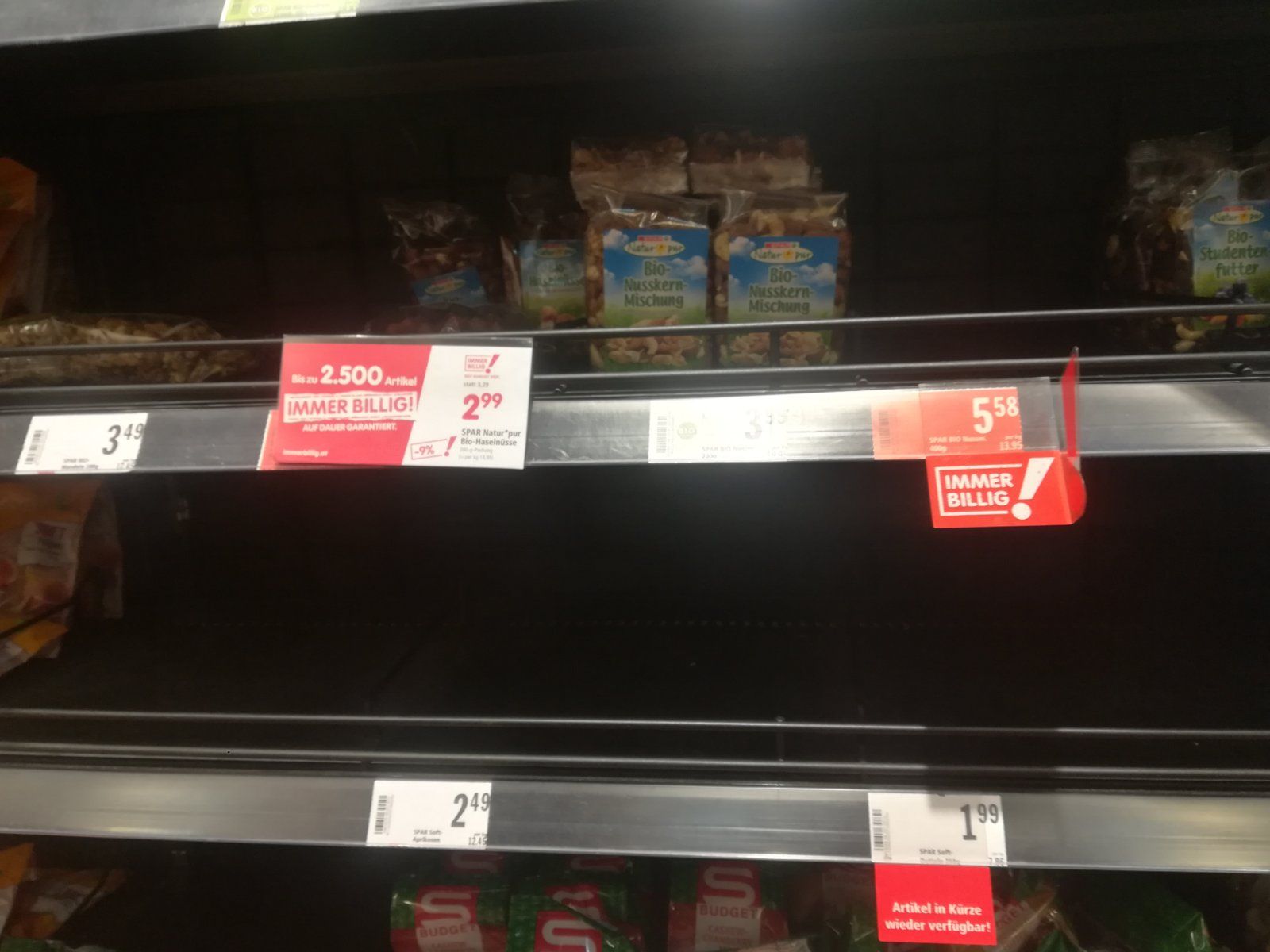 Ansturm auf Lebensmittel in den Supermärkten