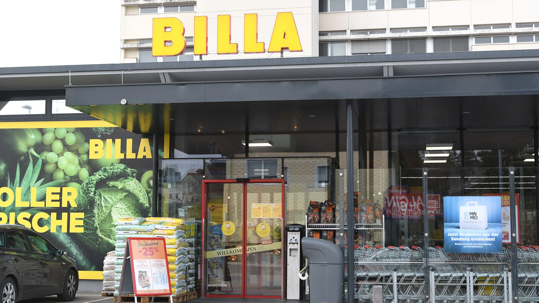 Billa ist eine der Rewe-Ketten, die jetzt die Preise erhöhen werden müssen. (Symbolbild)