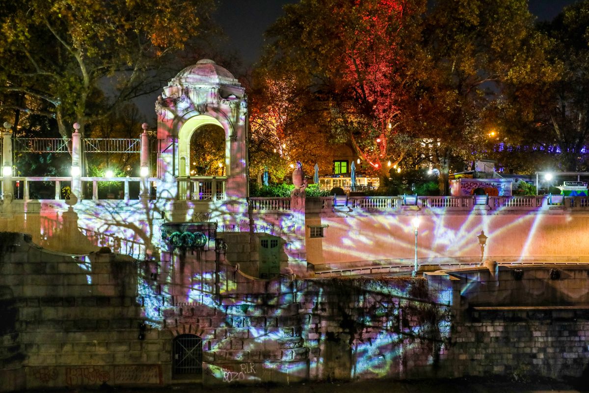 Die Wiener Lichtblicke dürfen in Parks und auf großen Plätzen noch bis Ende April leuchten.