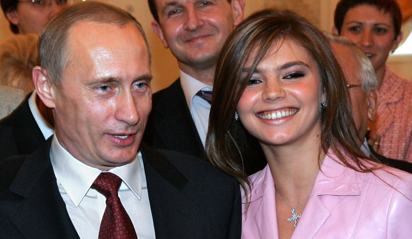 Schon seit 2001 soll die Ex-Sportlerin <strong>Alina Kabajewa</strong>&nbsp;die Dauer-Affäre Putins sein. 