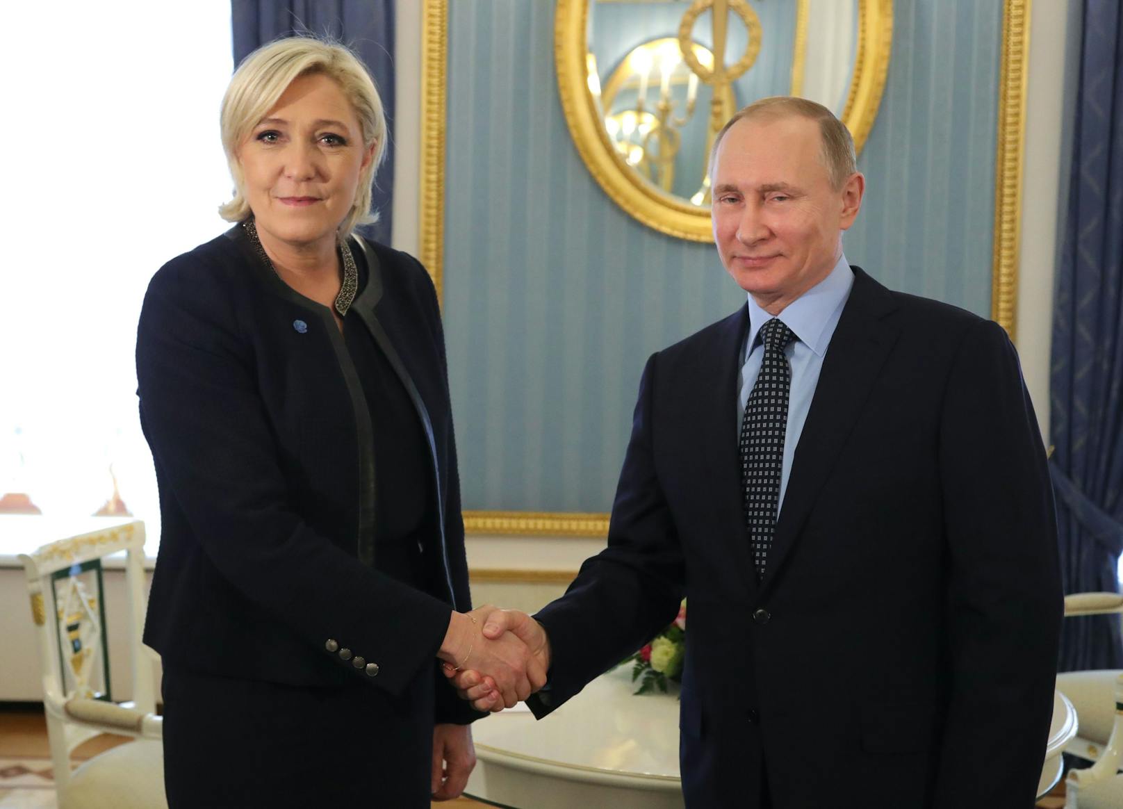 Le Pen gemeinsam mit dem russischen Präsidenten Wladimir Putin im Jahr 2017.
