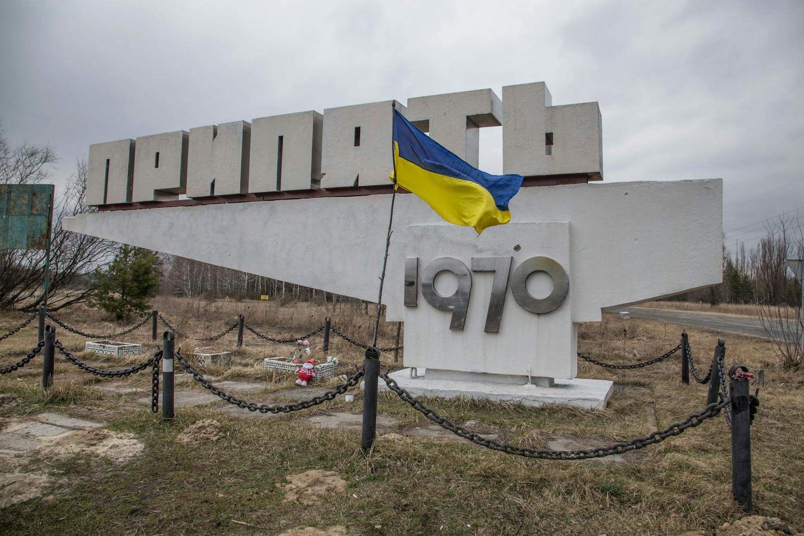 Auch in der Atom-Geisterstadt Prypjat neben Tschernobyl weht wieder die blau-gelbe Fahne. 5. April 2022