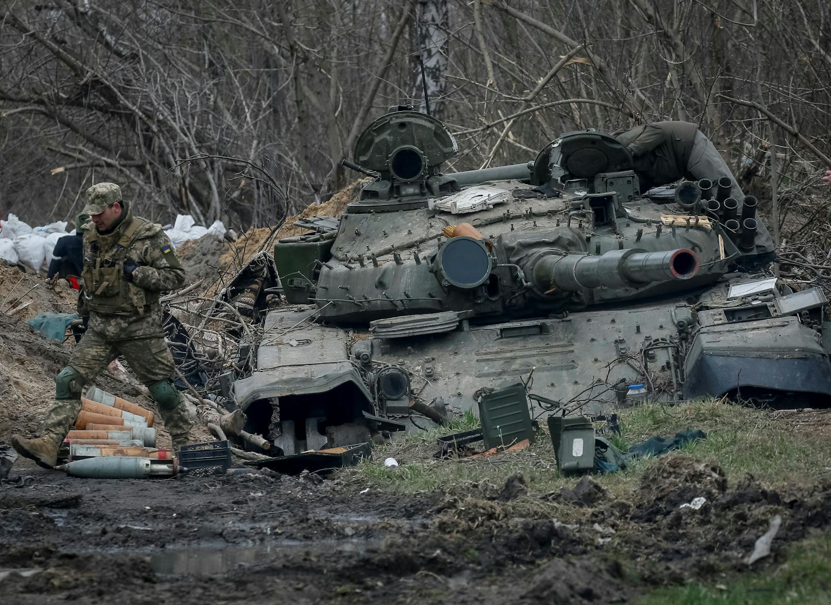 Ukrainische Spezialkräfte hätten ein Lager mit 120 Tonnen Chlor vermint, behauptet der Sprecher des russischen Verteidigungsministeriums, Igor Konaschenkow.