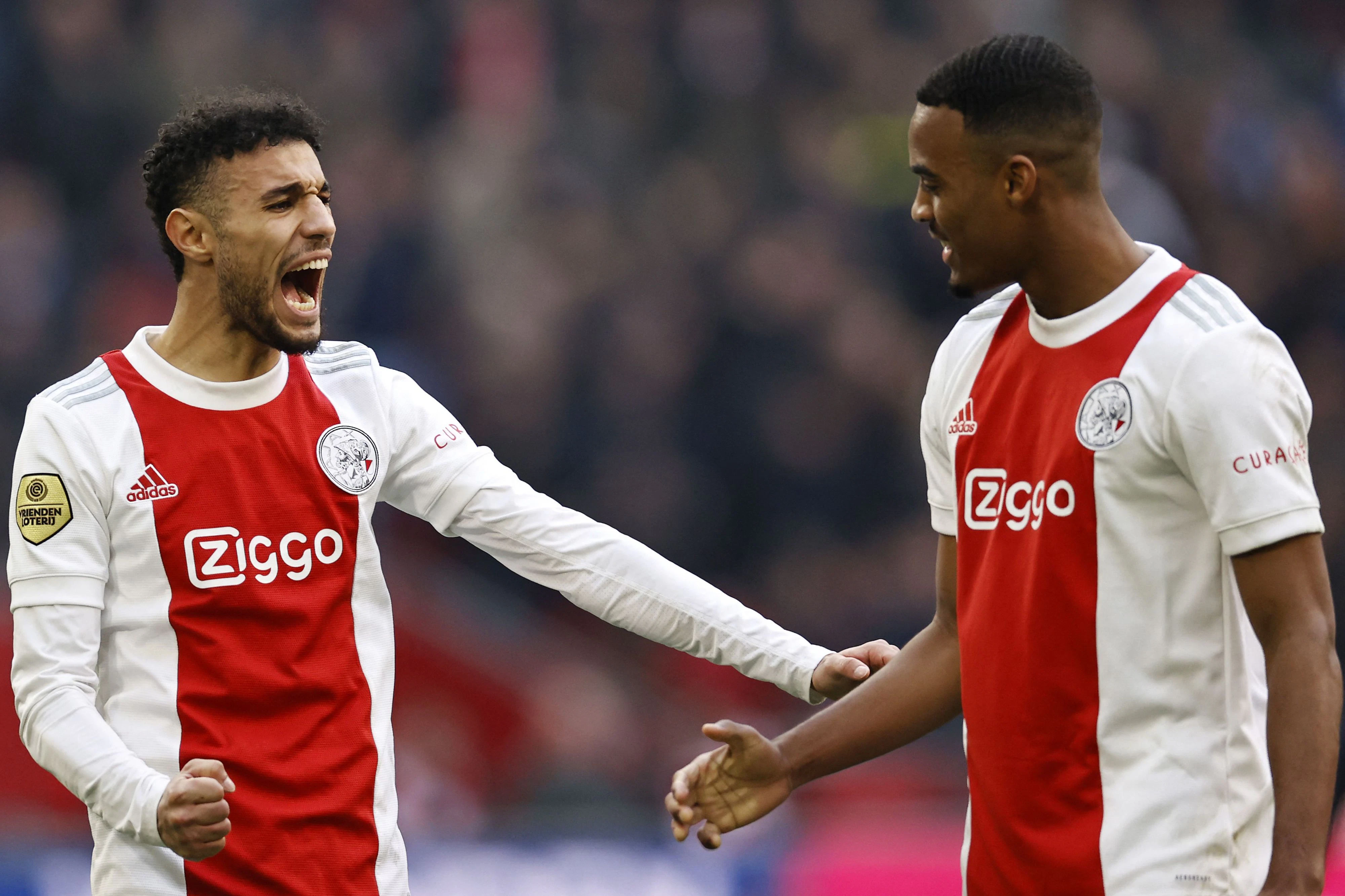 Noussair Mazraoui und Ryan Gravenberch verstärken die Bayern. 