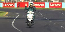 Vettel für Moped-Spritztour auf der Strecke bestraft