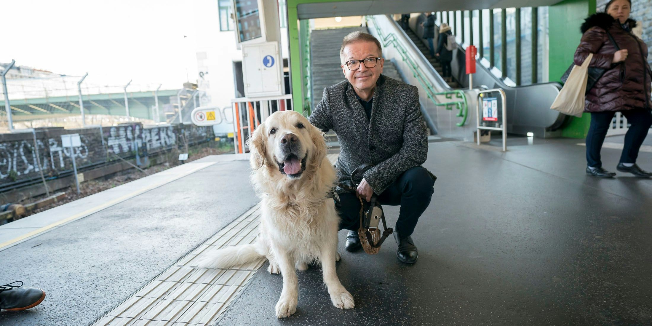 Nur wenige Tage vor den ersten Corona-Fällen traf "Heute" den Sozialminister, wie der Posten damals noch zumeist genannt wurde, mit Hund Agur zum Öffi-Talk.