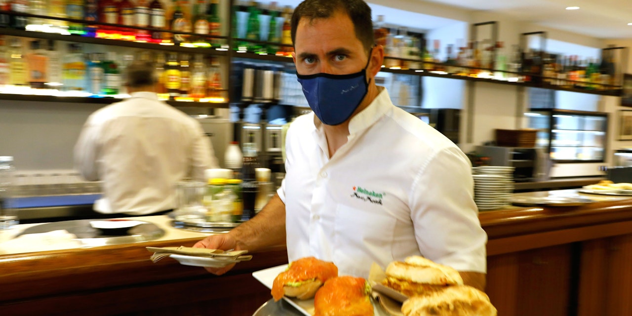 Höhere Löhne in Gastro – so viel bekommen Kellner jetzt – Wirtschaft ...