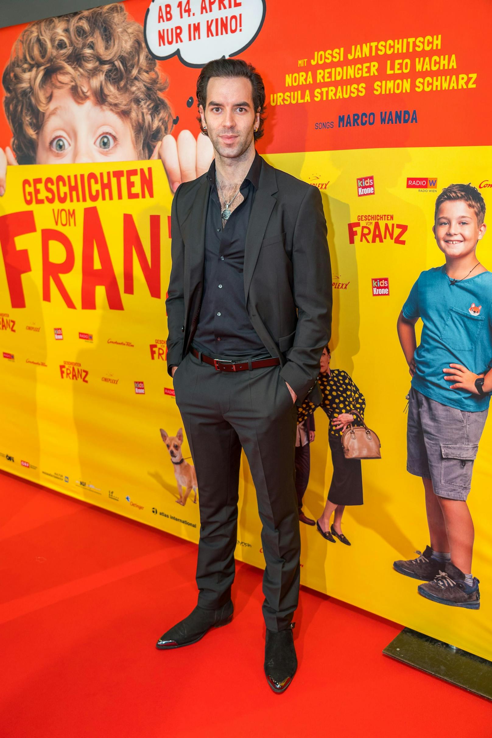 Philipp Dornauer verkörpert den Influencer Hank Haberer.