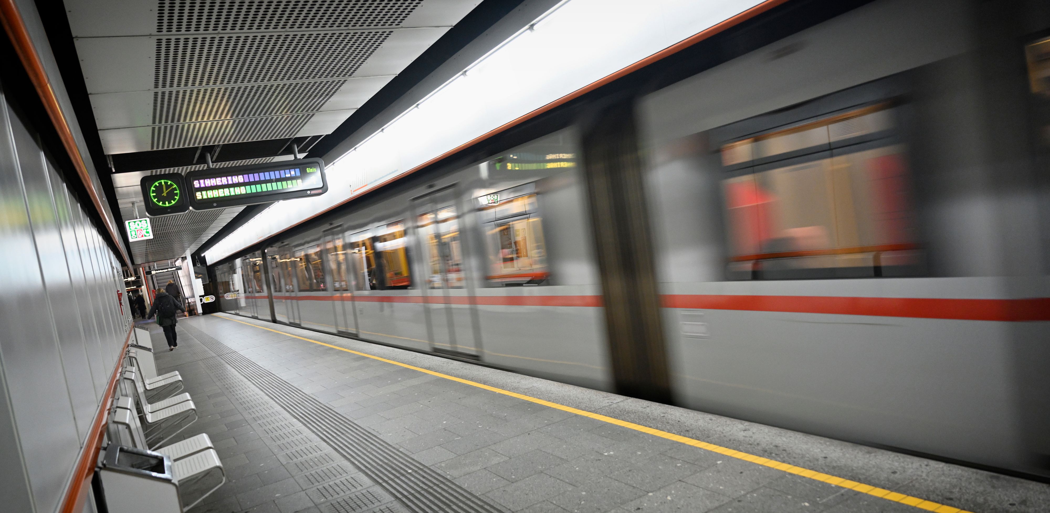 In mittlerweile vier U-Bahnstationen wird die Bremsenergie der Züge zum Betrieb von Aufzügen und Co. genützt.