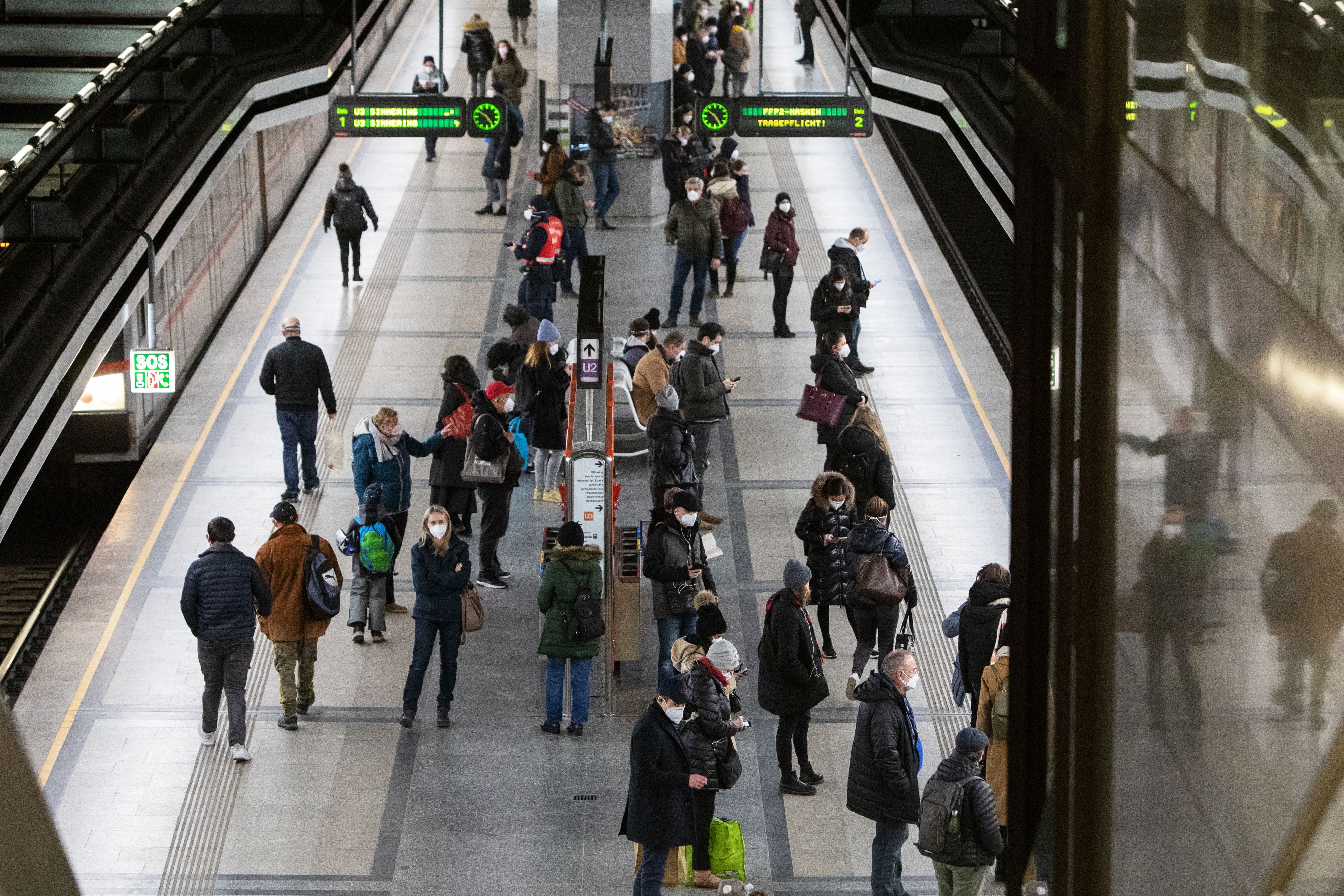 Bei der U-Bahn-Station am Schwedenplatz kam es am Samstagabend zu einem Polizeieinsatz (Symbolbild).