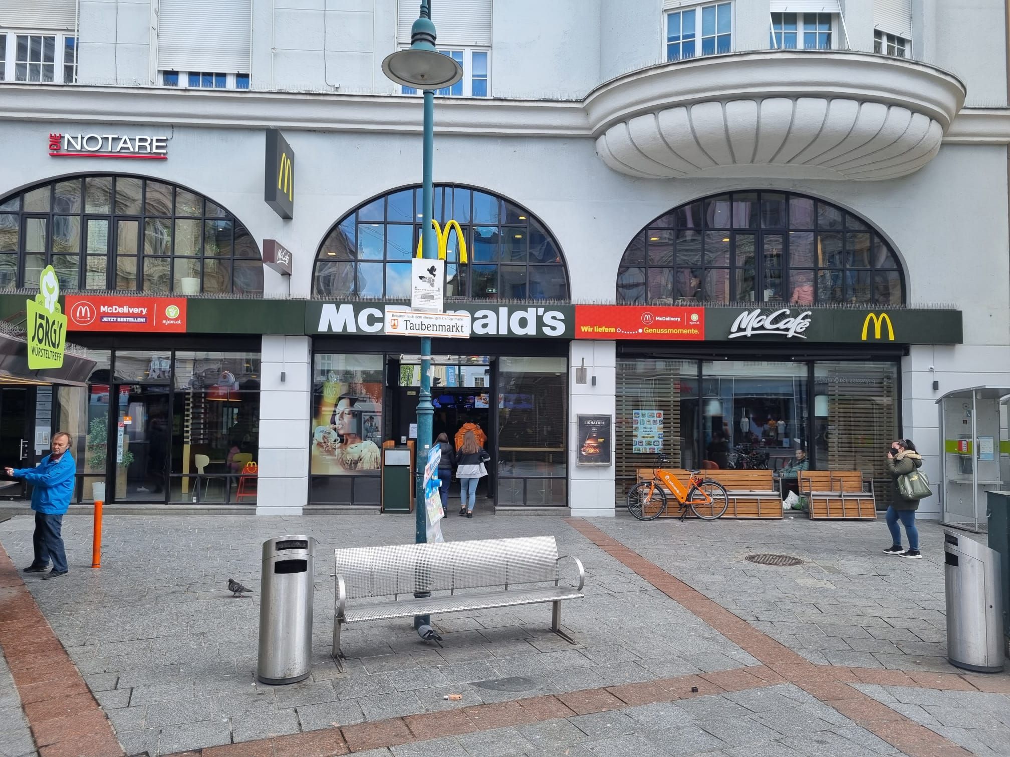 Im Schanigarten wird es auch Tischservice geben.