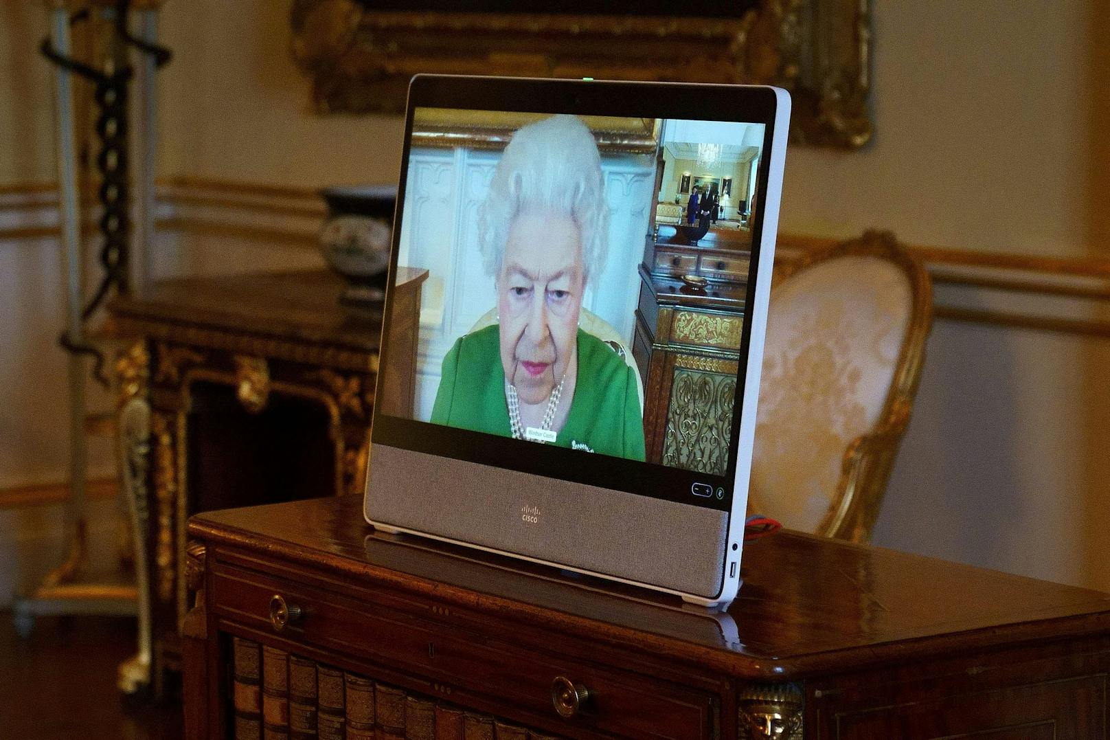 Der Queen ging es während ihrer Corona-Erkrankung im Februar 2022 offenbar schlechter, als vom Palast dargestellt.