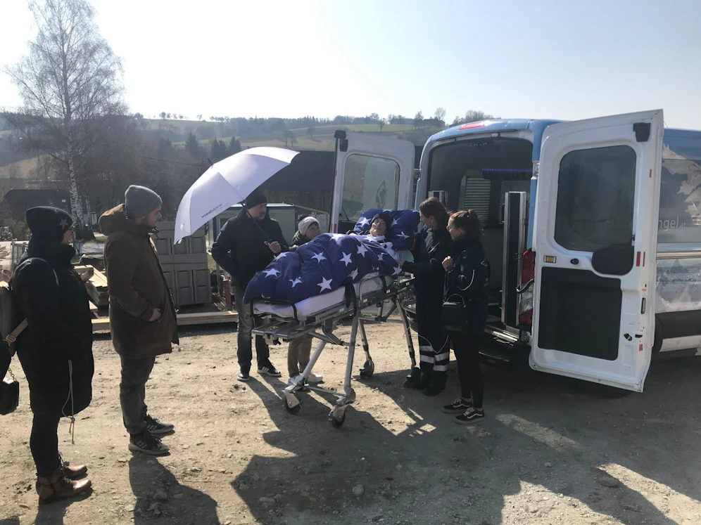 Der todkranke Hans wollte noch einmal das Haus seines Enkels sehen.