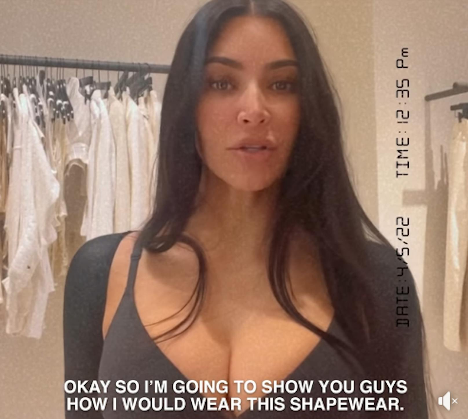 Natürlich zeigte auch Kim Kardashian persönlich das neue Teil für den perfekten Körper.