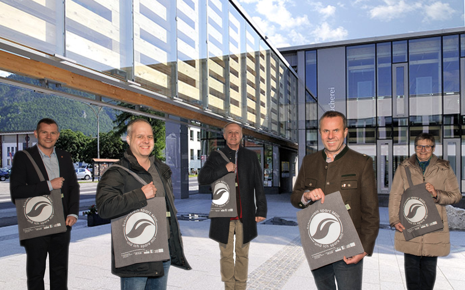 Bürgermeister LAgb Raffelsberger&nbsp;und Vizebürgermeister mit SSM Einkaufstasche