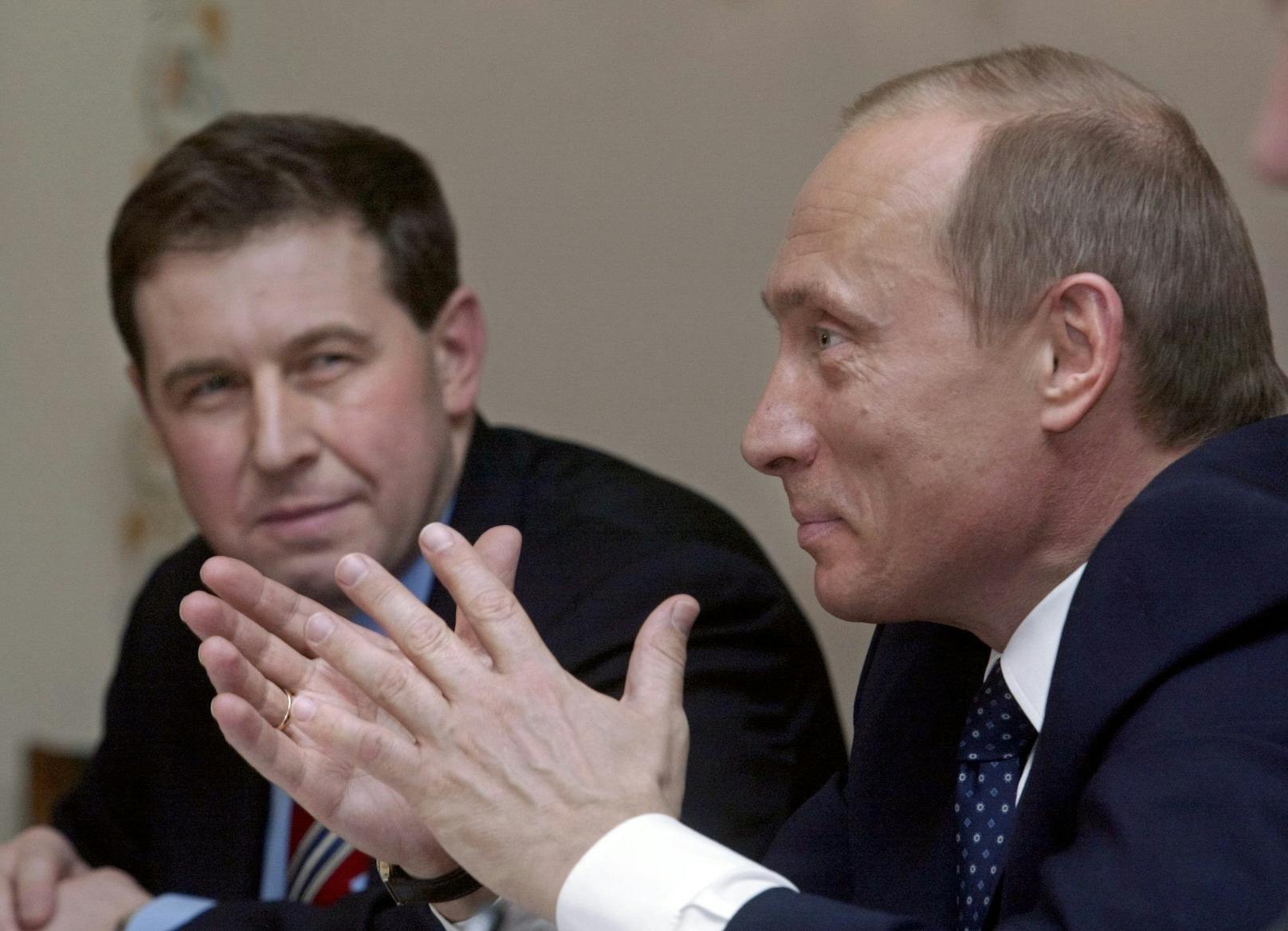 Der ehemalige hochrangige Putin-Berater Andriej Illarionow gemeinsam mit dem russischen Präsidenten im Jahr 2004.