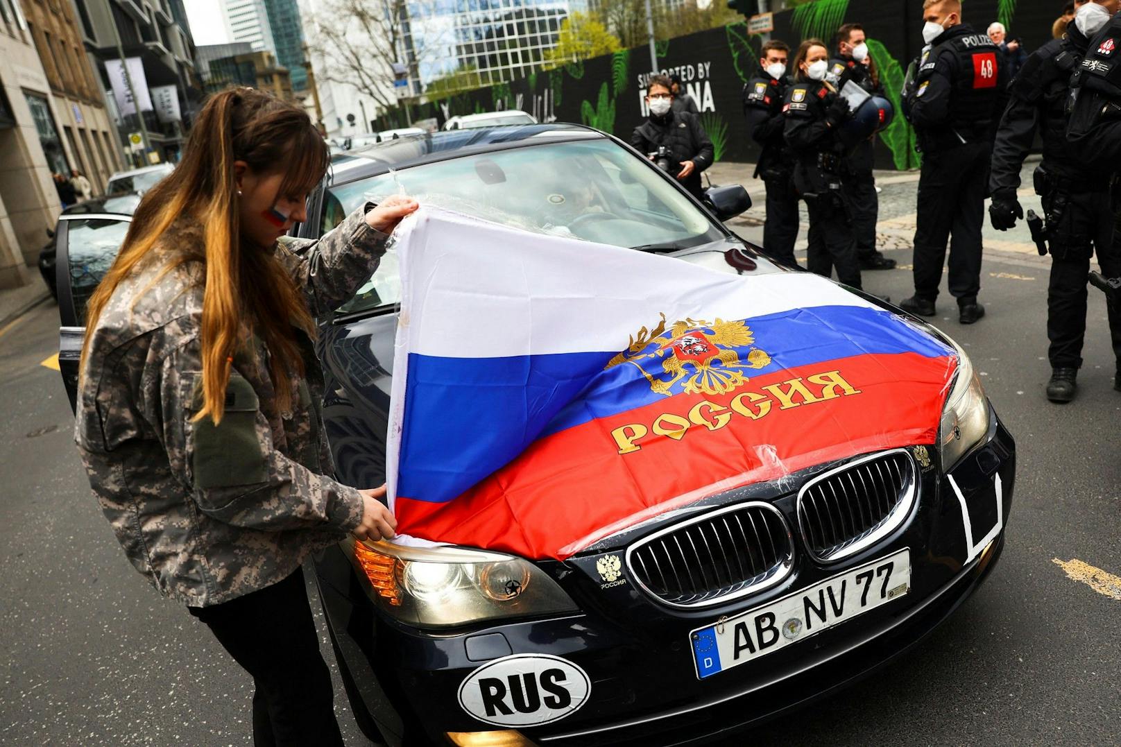 In deutschen Städten fanden am Sonntag pro-russische Demonstrationen statt.