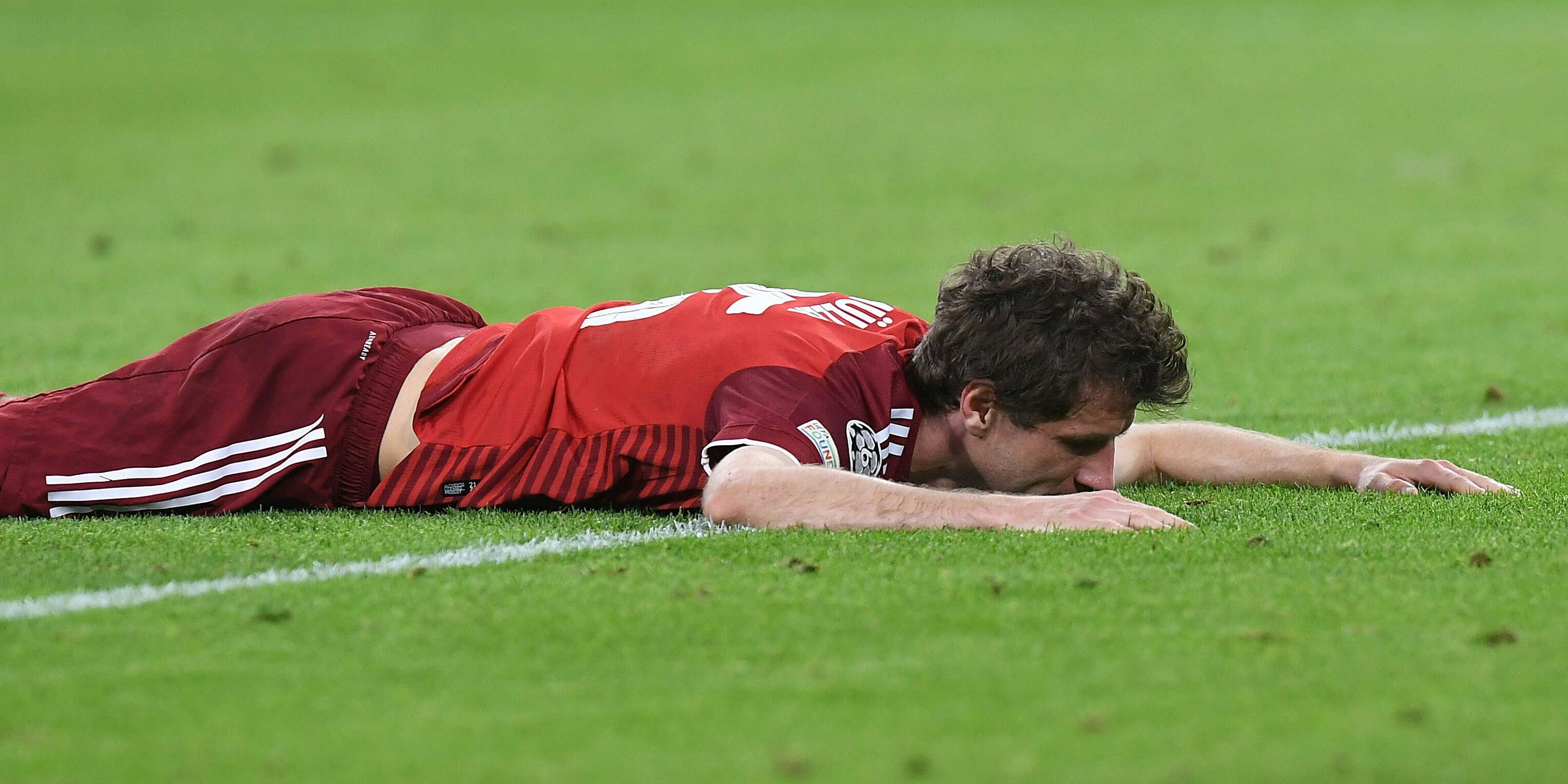 Thomas Müller kann's nicht fassen