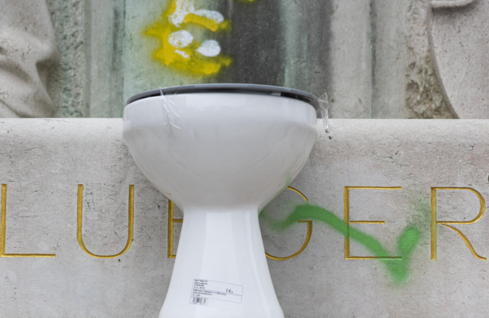 Das Lueger-Denkmal in der Wiener Innenstadt wurde abermals Ziel einer Protestaktion.