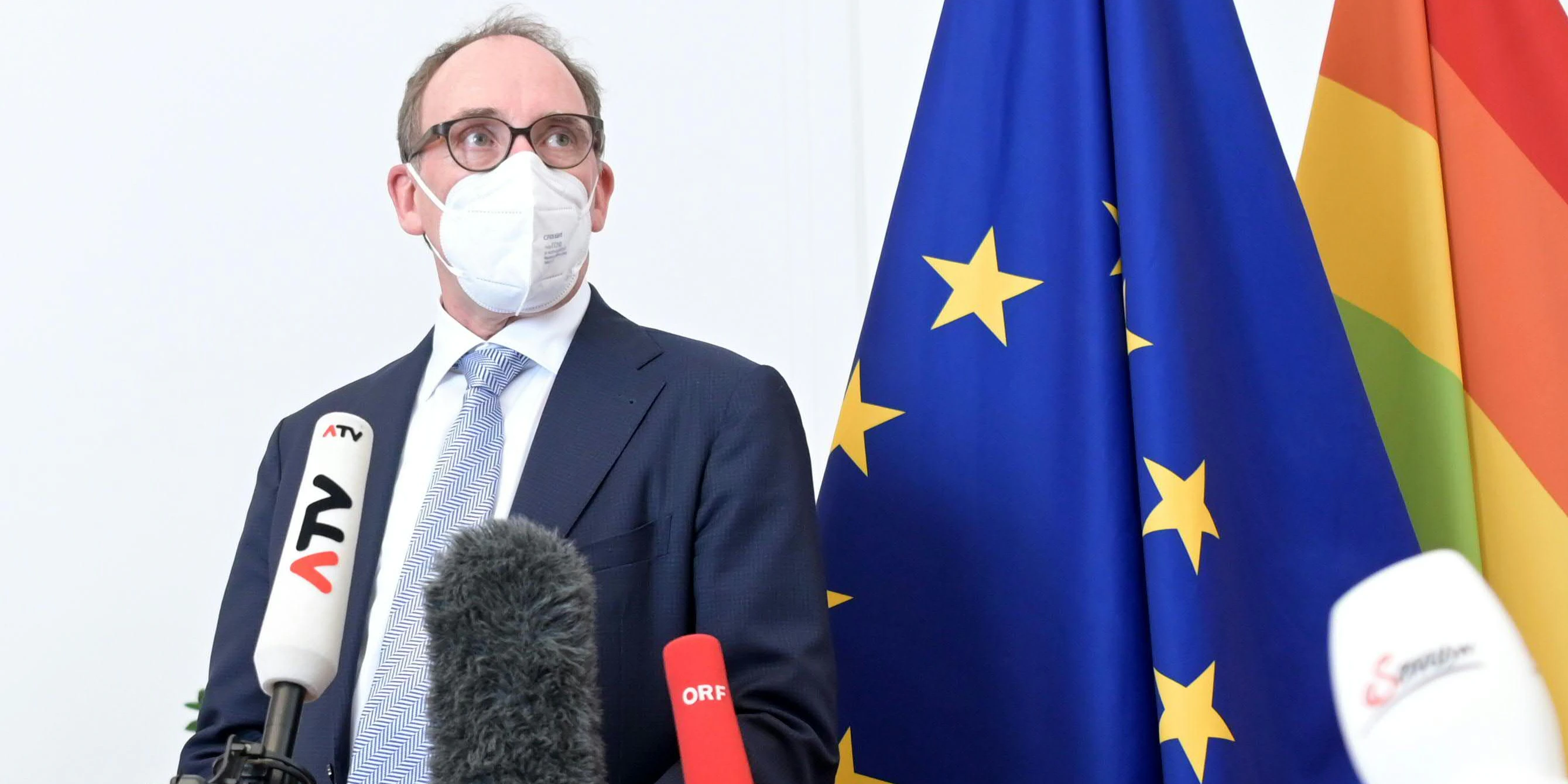Die Maske könnte am Sonntag in mehreren Bereichen wieder fallen.
