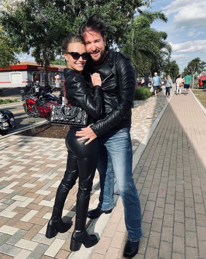 Laura Müller zeigt auf Insta, dass sie noch immer glücklich mit ihrem Wendler ist.