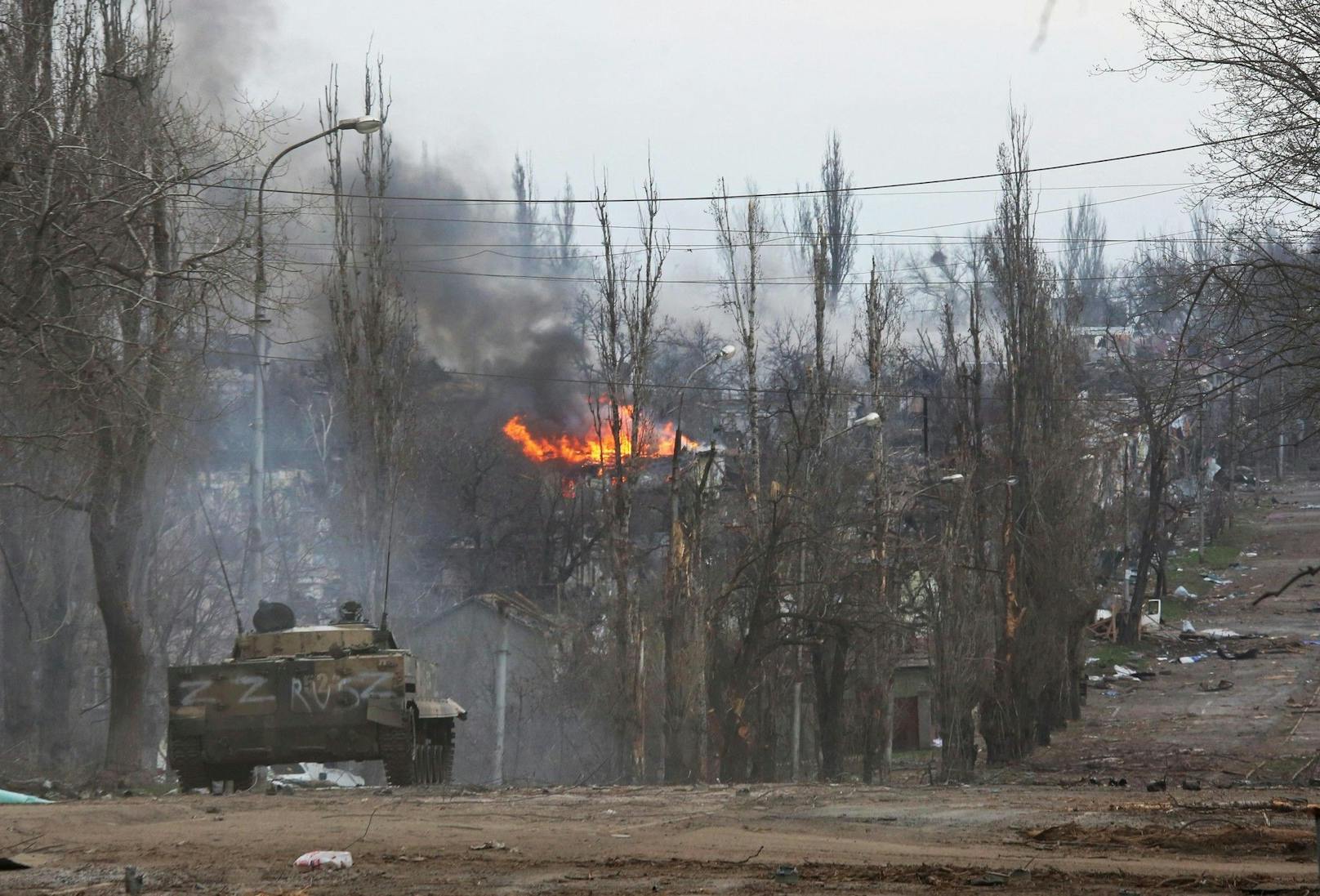 Laut dem ukrainischen Asow-Regiment soll die russische Armee in Mariupol Giftgas eingesetzt haben. Die Berichte sind allerdings noch nicht offiziell bestätigt.