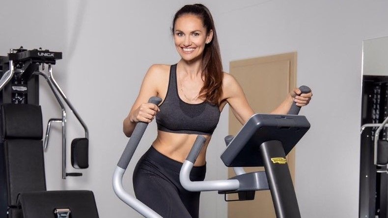 Model Tanja Duhovich trainiert für 21,0975 km.