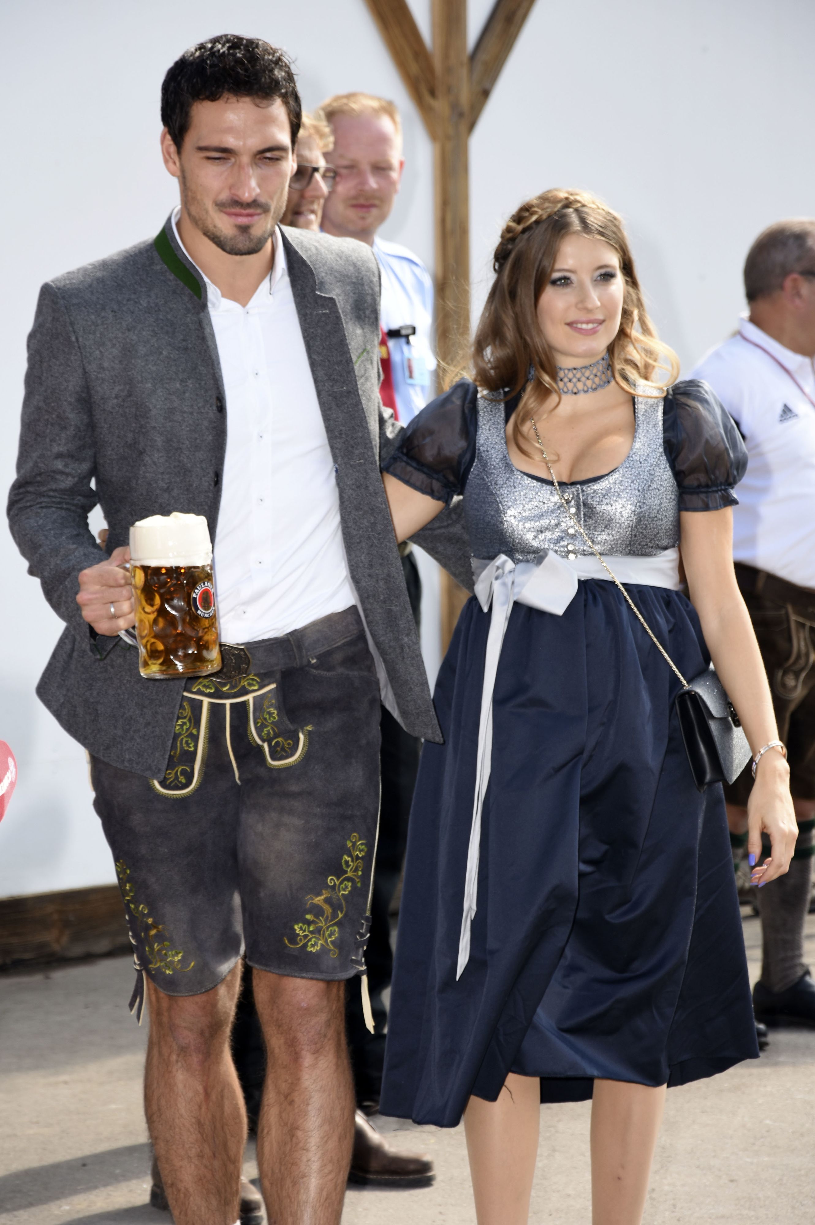 Mats Hummels mit Ehefrau Cathy im Jahr 2017.