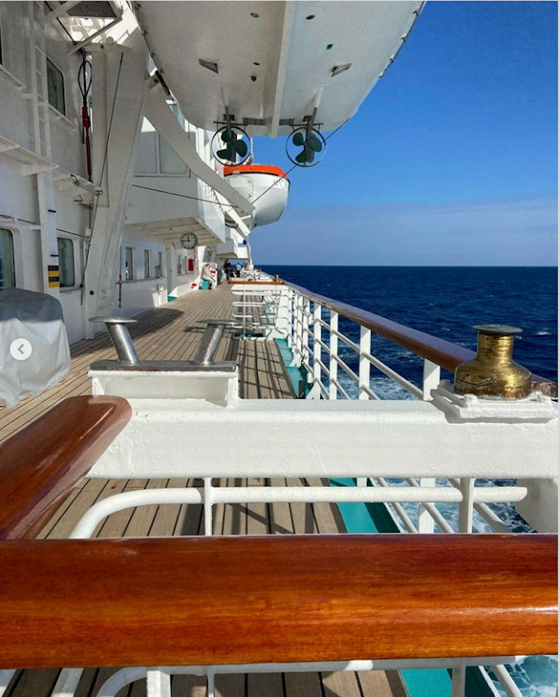 Und einen Ausblick vom Traumschiff zeigt uns Arabella Kiesbauer auch noch 