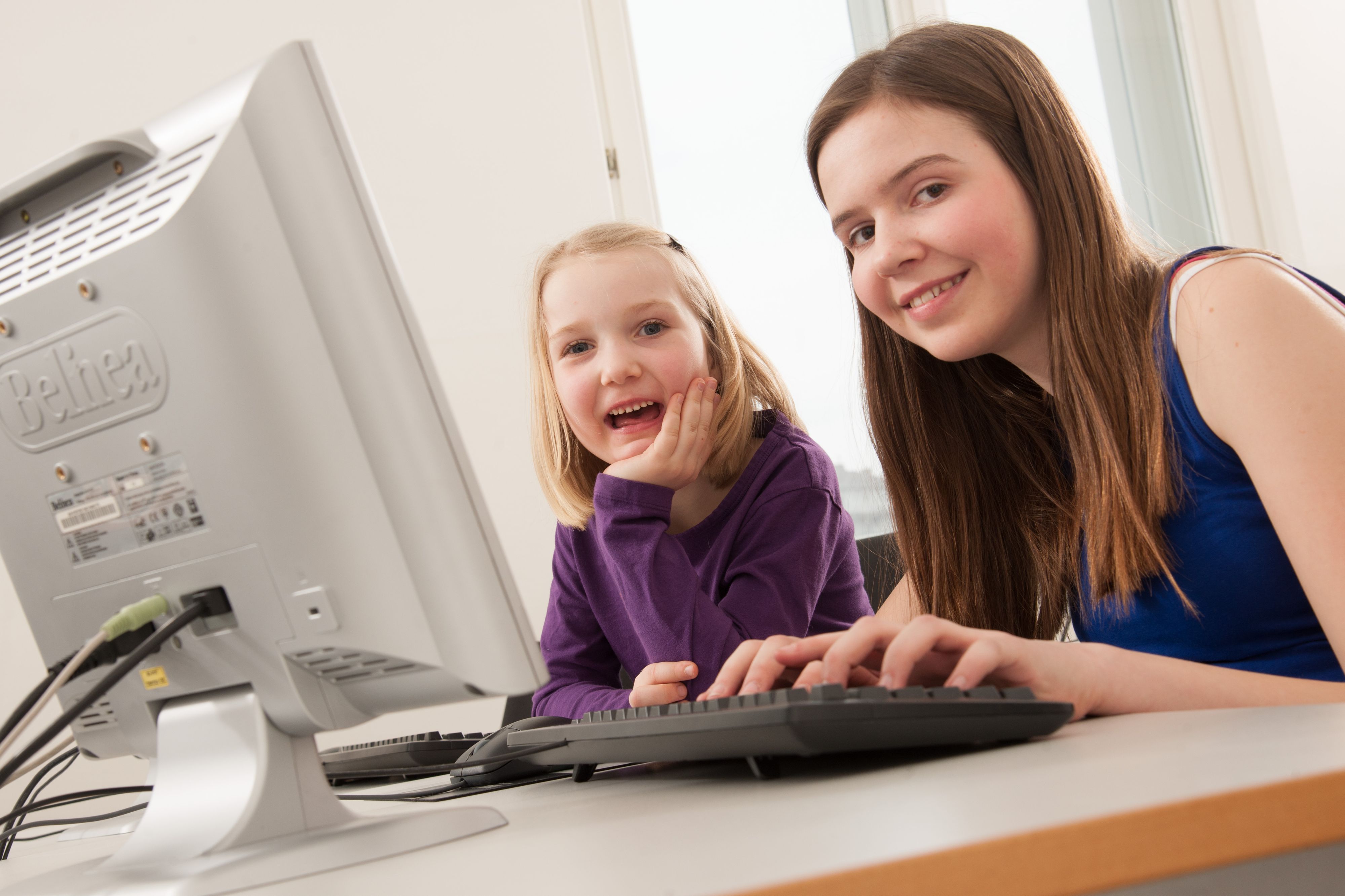 Die VHS Wien starten Mädchenkurse für das Programmieren von Games und Robotern.