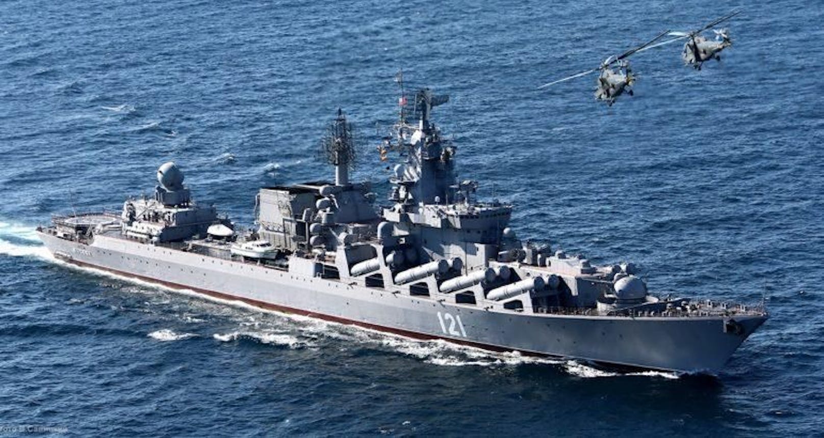 Das russische Flaggschiff "Moskwa" ist beschossen und versenkt worden, sagt die Ukraine.   Es gab einen verheerenden Brand an Bord des Schiffes, sagt Russland. 