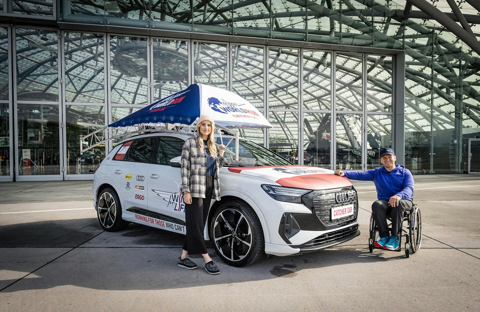 Anna Wasser und Reini Sampl fahren das Catcher-Car