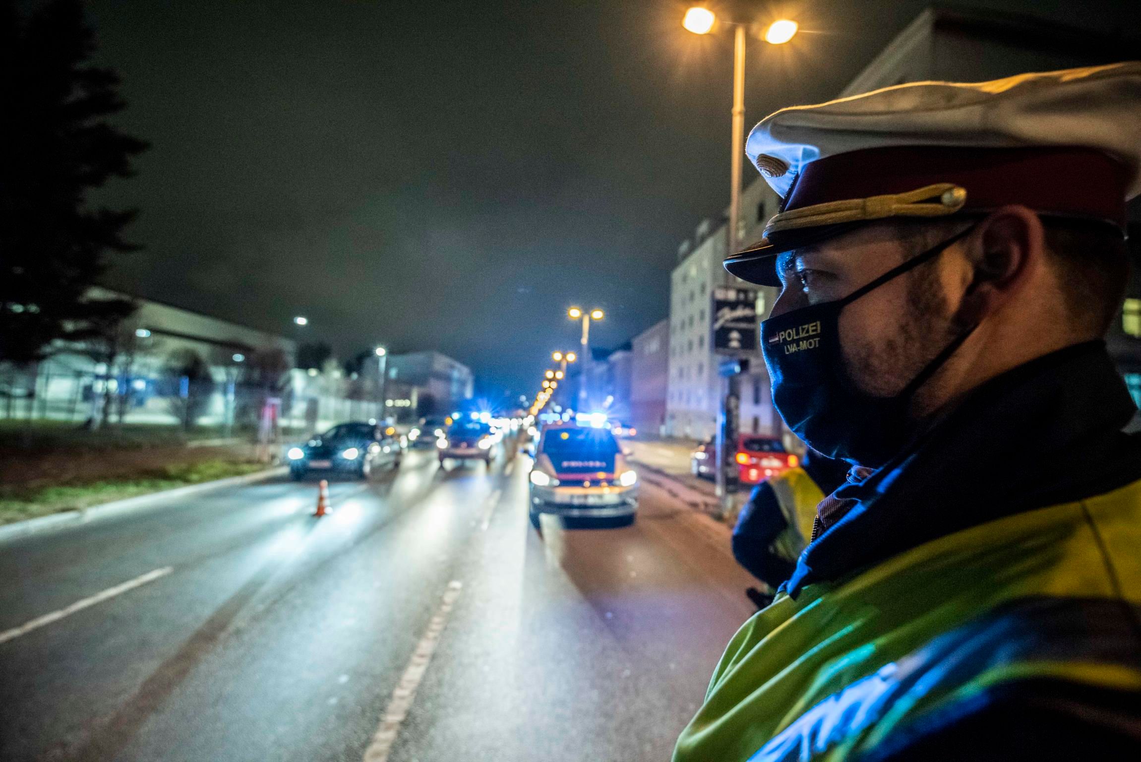 Die Polizei bei einem Verkehrsschwerpunkt in Wien.