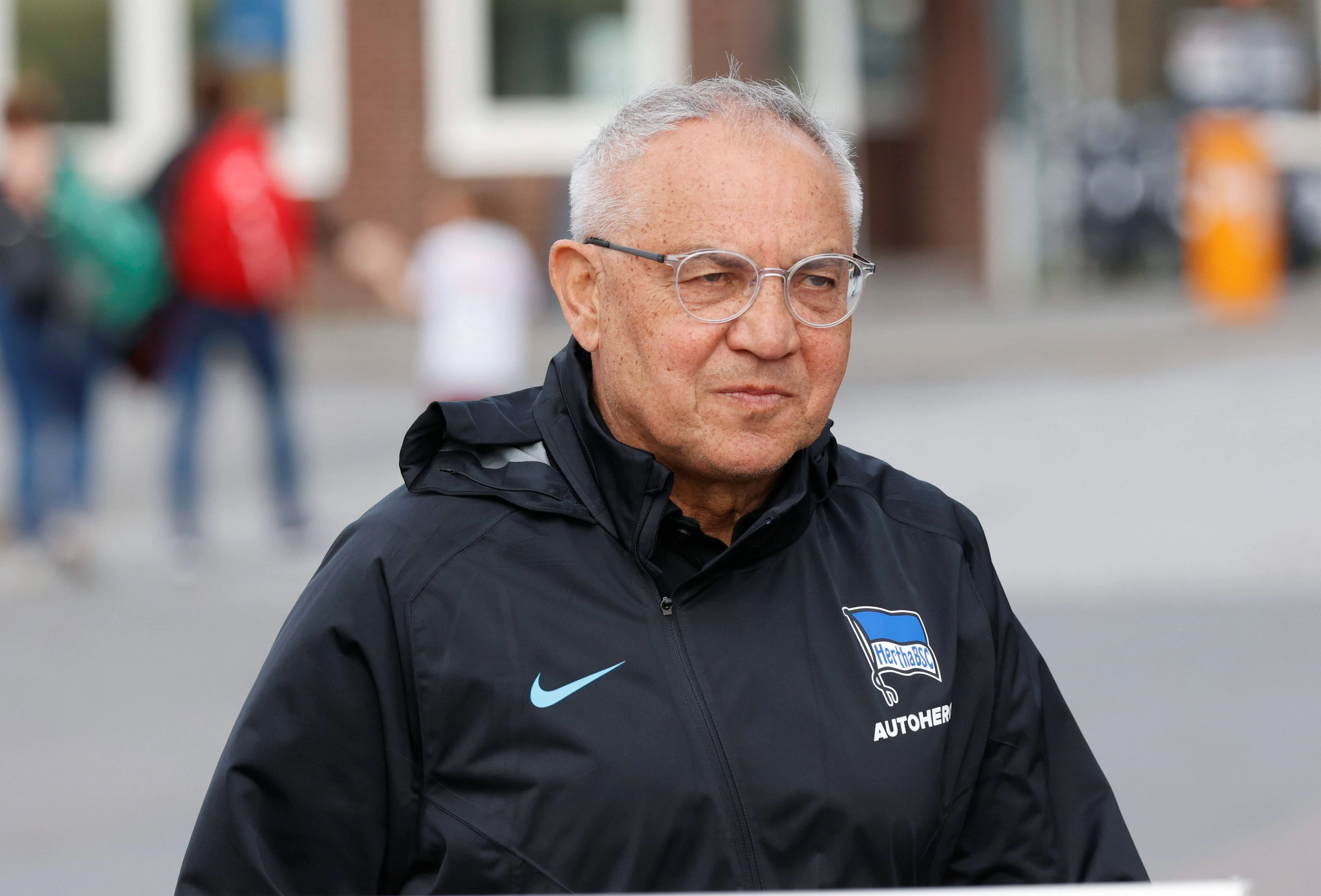 Felix Magath greift vor dem Duell in Augsburg durch. 